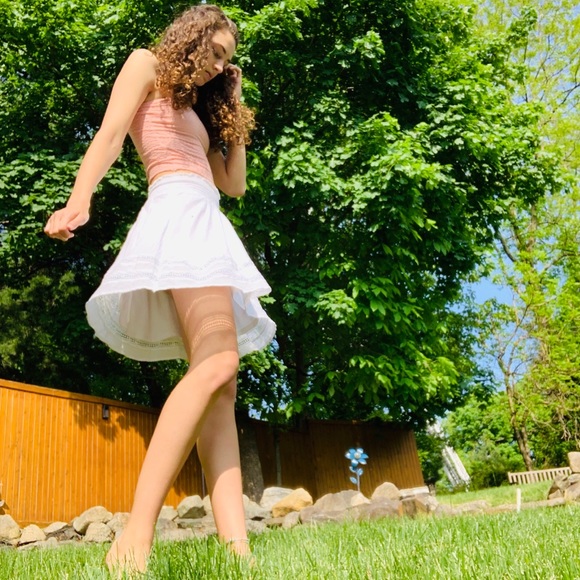 White skirt💟 - Picture 1 of 4